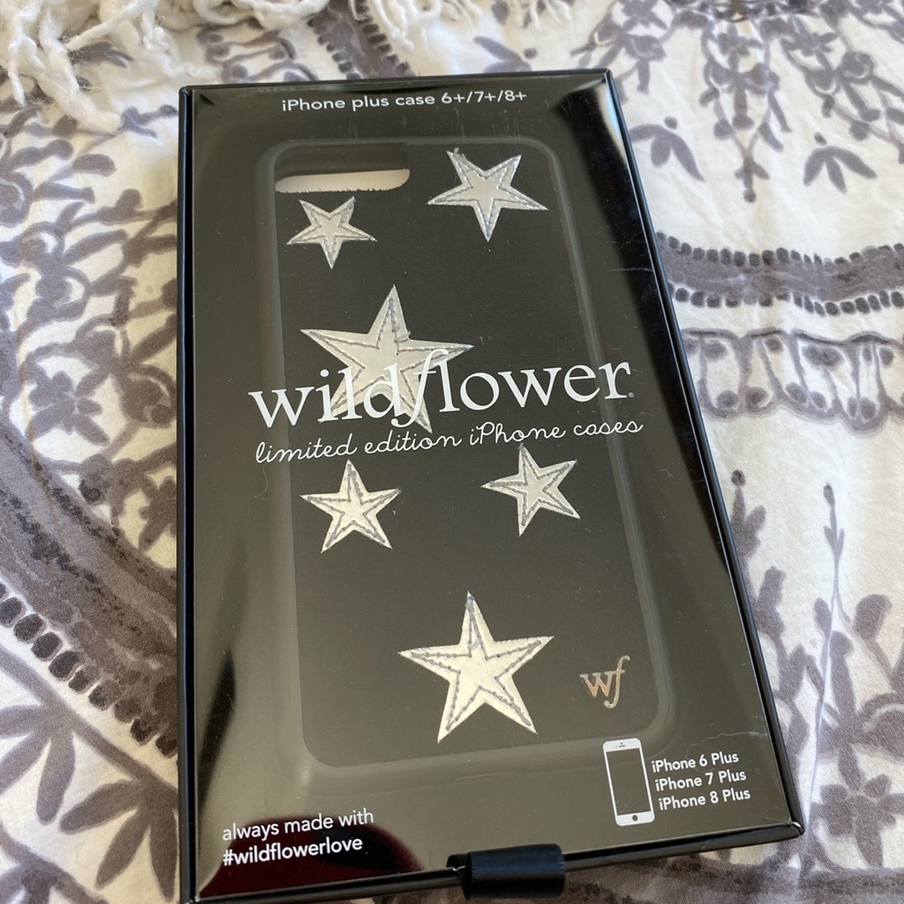 black stared wildflower phone case